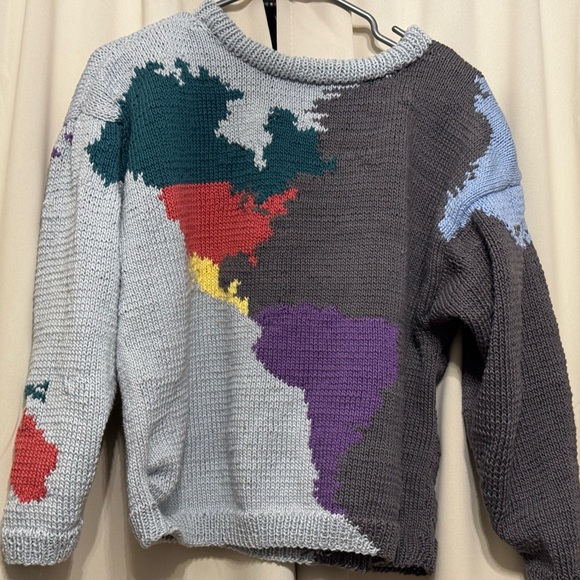 World map sweater - Picture 2 of 2